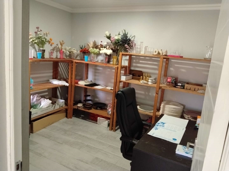 To Let 3 Bedroom Property for Rent in Fraaiuitsig Western Cape